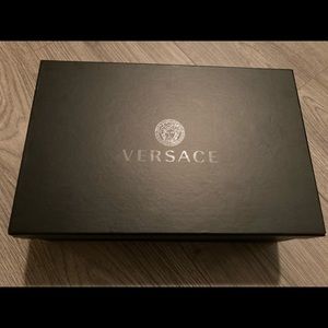 Versace 39 1/2